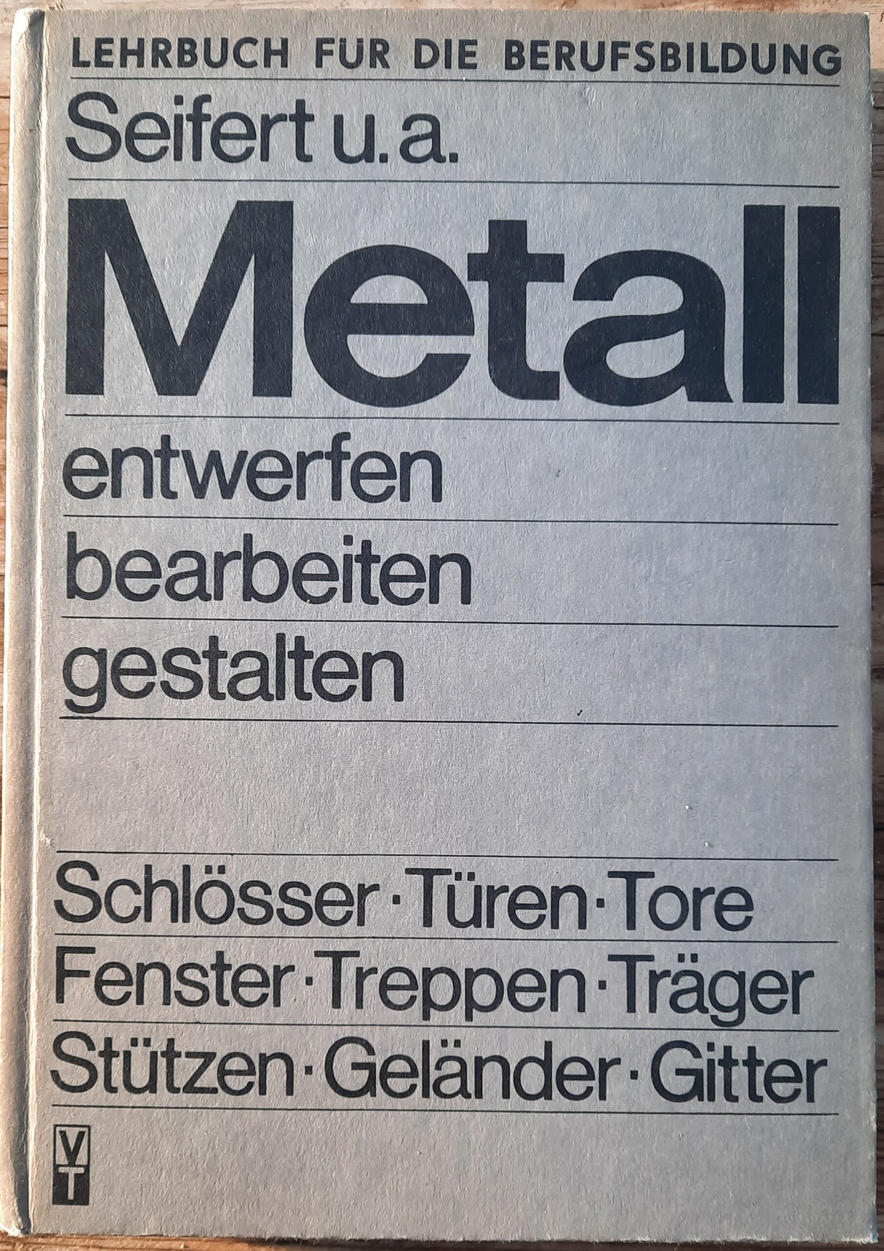 Mehr über den Artikel erfahren Metall — entwerfen, bearbeiten, gestalten 